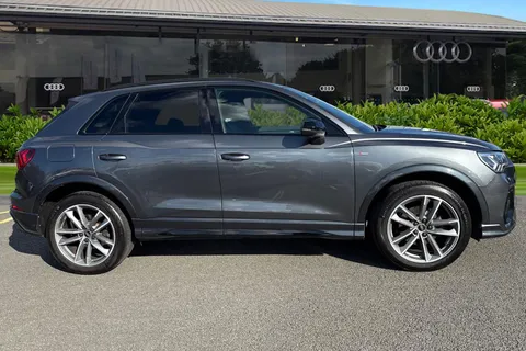 DN72XYO Audi Q3 Black Edition 35 TFSI 150 PS S tronic Thumbnail #4