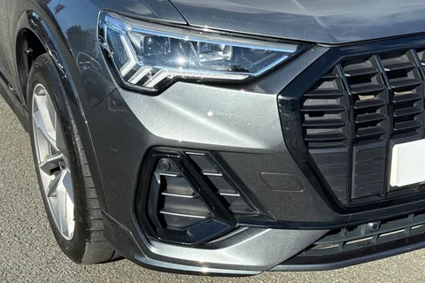 DN72XYO Audi Q3 Black Edition 35 TFSI 150 PS S tronic Thumbnail #9