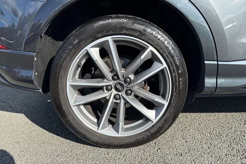 DN72XYO Audi Q3 Black Edition 35 TFSI 150 PS S tronic Thumbnail #11