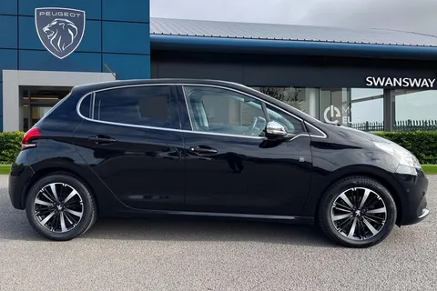 KT19OZK PEUGEOT 208 1.2 PureTech Tech Edition Euro 6 (s/s) 5dr Thumbnail #4