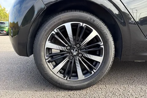 KT19OZK PEUGEOT 208 1.2 PureTech Tech Edition Euro 6 (s/s) 5dr Thumbnail #11