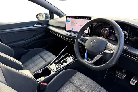 DK25ZNO Volkswagen Golf 1.5 TSI 272 GTE eHybrid DSG ⭐Panoramic sunroof, Head up Display⭐ Thumbnail #8