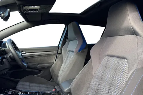 DK25ZNO Volkswagen Golf 1.5 TSI 272 GTE eHybrid DSG ⭐Panoramic sunroof, Head up Display⭐ Thumbnail #11