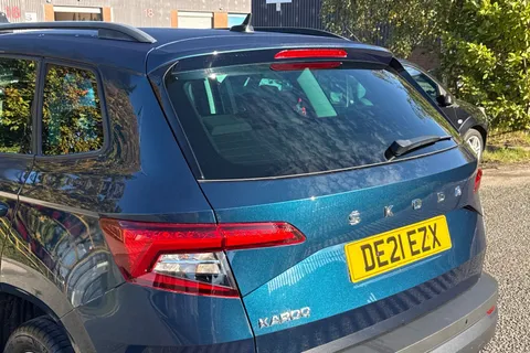 DE21EZX Škoda Karoq 1.5 TSI ACT SE Euro 6 (s/s) 5dr Thumbnail #8