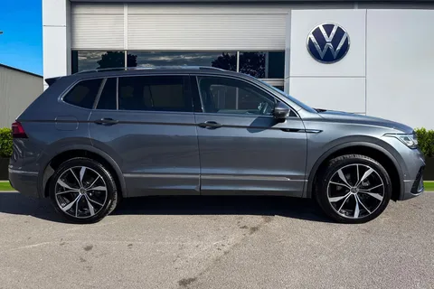 KP25OFO Volkswagen Tiguan Allspace 2.0 TDI R-Line 5dr DSG ⭐Tow bar, swivelling | Rear view camera | Winter pac Thumbnail #4