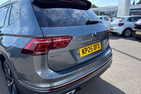 KP25OFO Volkswagen Tiguan Allspace 2.0 TDI R-Line 5dr DSG ⭐Tow bar, swivelling | Rear view camera | Winter pac Thumbnail #8
