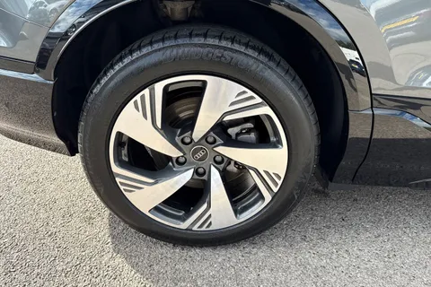 KY74FHW Audi Q6 E-Tron Q6 SUV S line e-tron quattro 285,00 kW Thumbnail #11