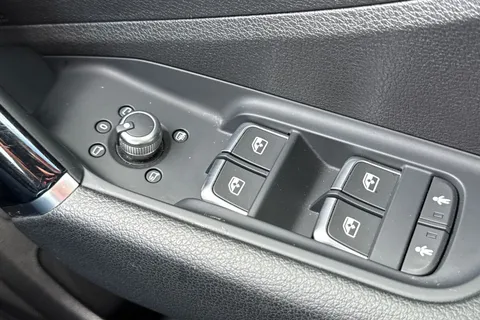 VF69HBU Audi Q2 1.5 TFSI CoD 35 Black Edition S Tronic Euro 6 (s/s) 5dr Thumbnail #39