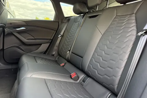  Audi A6 E-Tron Avant 100kWh Performance S line Auto 5dr Thumbnail #19