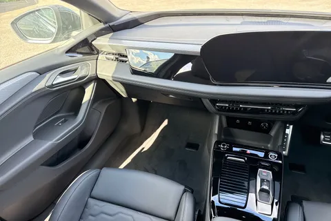  Audi A6 E-Tron Avant 100kWh Performance S line Auto 5dr Thumbnail #20