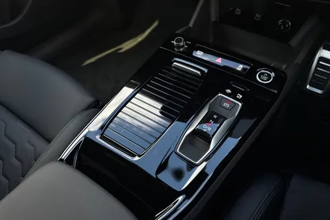  Audi A6 E-Tron Avant 100kWh Performance S line Auto 5dr Thumbnail #23