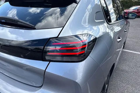 FN24VYO PEUGEOT 208 1.2 PureTech Allure Euro 6 (s/s) 5dr Thumbnail #8