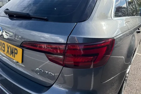 FR19XMP Audi A4 Avant 2.0 TDI 40 S line S Tronic Euro 6 (s/s) 5dr Thumbnail #8