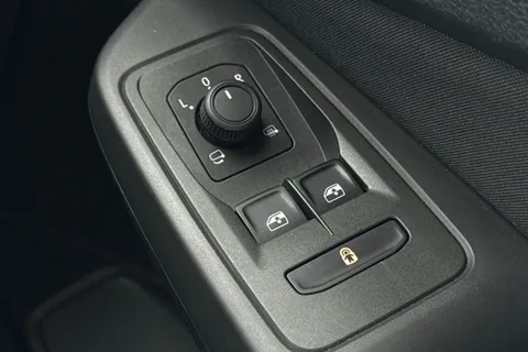 DG74CZP Volkswagen Caddy Maxi 2.0 TDI 122 Life 5dr DSG Thumbnail #37