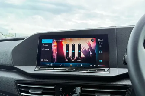 DG74CZP Volkswagen Caddy Maxi 2.0 TDI 122 Life 5dr DSG Thumbnail #52