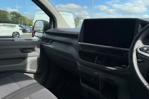 14 of 56 for VOLKSWAGEN TRANSPORTER 100kW 65kWh Commerce Plus Van Auto