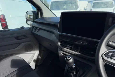 15 of 57 for VOLKSWAGEN TRANSPORTER 2.0 TDI 150 Commerce Plus Van