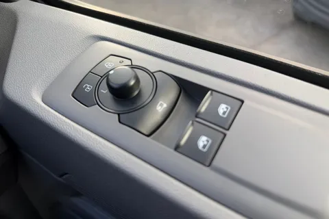 MF25JZL Volkswagen E-Transporter 160kW 65kWh Commerce Pro Van Auto Thumbnail #18