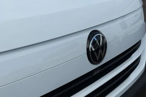 24 of 56 for VOLKSWAGEN TRANSPORTER 100kW 65kWh Commerce Plus Van Auto