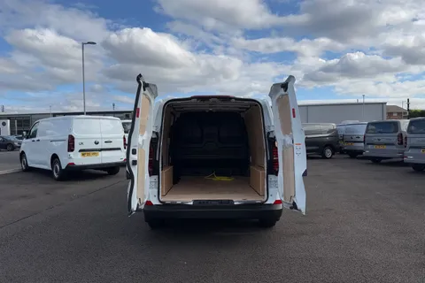 31 of 56 for VOLKSWAGEN TRANSPORTER 100kW 65kWh Commerce Plus Van Auto