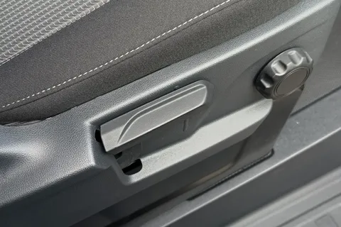 37 of 56 for VOLKSWAGEN TRANSPORTER 100kW 65kWh Commerce Plus Van Auto