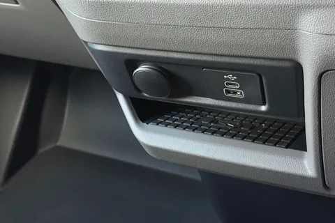 MF25JZL Volkswagen E-Transporter 160kW 65kWh Commerce Pro Van Auto Thumbnail #40