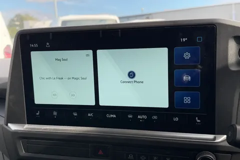 46 of 56 for VOLKSWAGEN TRANSPORTER 100kW 65kWh Commerce Plus Van Auto