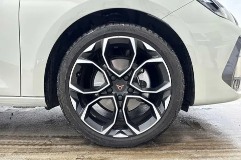 KP25WDZ CUPRA Leon 1.5 eTSI 150 V1 5dr DSG Thumbnail #5