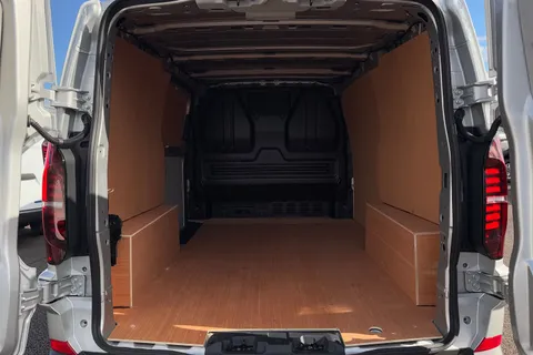 MF25JWO Volkswagen Transporter 2.0 TDI 150 Commerce Plus Van Thumbnail #11