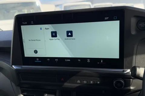 MF25JWO Volkswagen Transporter 2.0 TDI 150 Commerce Plus Van Thumbnail #13