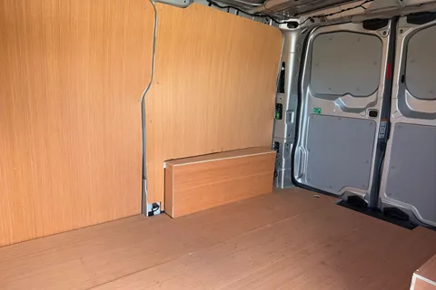 MF25JWO Volkswagen Transporter 2.0 TDI 150 Commerce Plus Van Thumbnail #15