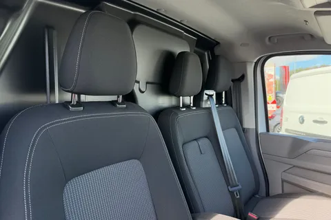 MF25JWO Volkswagen Transporter 2.0 TDI 150 Commerce Plus Van Thumbnail #22