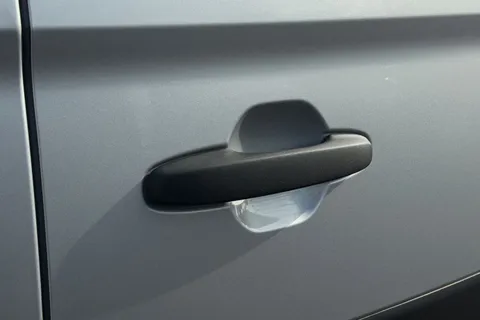 MF25JWO Volkswagen Transporter 2.0 TDI 150 Commerce Plus Van Thumbnail #29