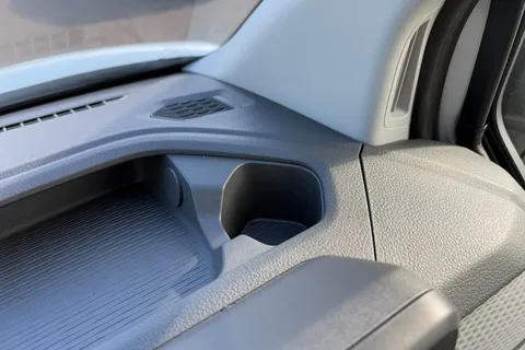 MF25JWO Volkswagen Transporter 2.0 TDI 150 Commerce Plus Van Thumbnail #43