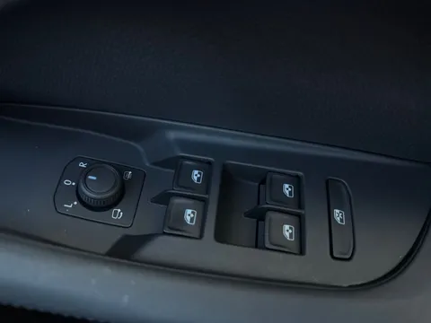 MF25OOX CUPRA Terramar 1.5 eTSI 150 V2 5dr DSG ** VAT QUALIFYING** Thumbnail #18