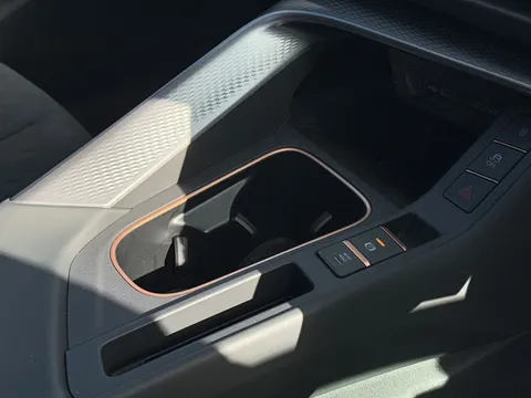 MF25OOX CUPRA Terramar 1.5 eTSI 150 V2 5dr DSG ** VAT QUALIFYING** Thumbnail #20