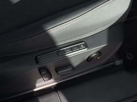 MF25OOX CUPRA Terramar 1.5 eTSI 150 V2 5dr DSG ** VAT QUALIFYING** Thumbnail #37