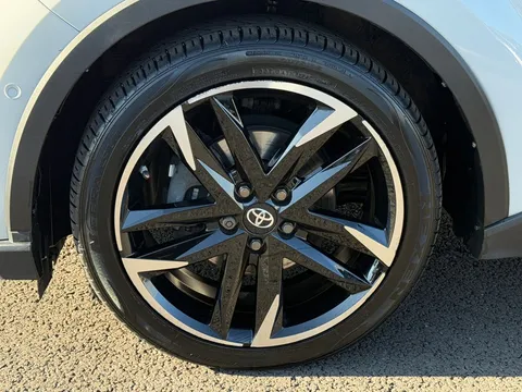 ME72BVW Toyota C-Hr 1.8 VVT-h GR SPORT CVT Euro 6 (s/s) 5dr Thumbnail #7