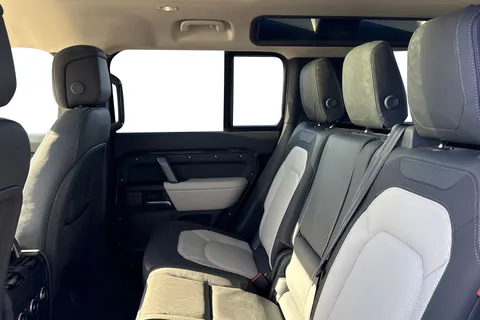 KR24LGO Land Rover Defender 110 3.0 D300 110 X-Dynamic HSE 5dr Thumbnail #5