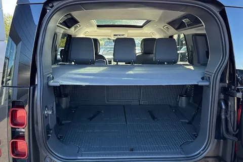 KR24LGO Land Rover Defender 110 3.0 D300 110 X-Dynamic HSE 5dr Thumbnail #11