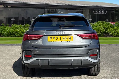 PY23EFR Audi Q3 S line 35 TFSI 150 PS S tronic Thumbnail #8