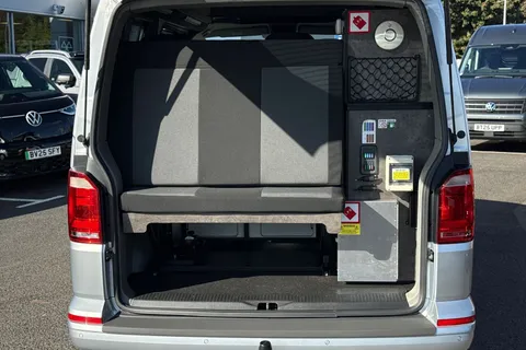 WT19KWX Volkswagen Transporter 2.0 TDI BMT 102PS Danbury Surf Camper Conversion Thumbnail #11