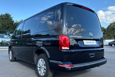 DA24BBX Volkswagen Transporter 2.0 TDI 110 Highline Van Thumbnail #9