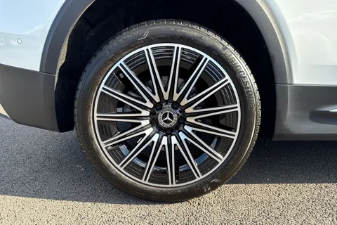 KN74XJT Mercedes-Benz Glb 1.3 GLB200 MHEV AMG Line (Premium Plus) 7G-DCT Euro 6 (s/s) 5dr Thumbnail #11