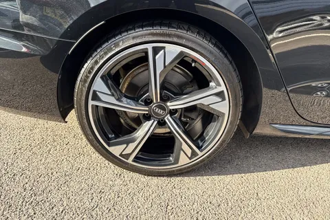 KF23LMJ Audi A4 Black Edition 35 TFSI 150 PS S tronic Thumbnail #11