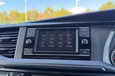 DA24BBX Volkswagen Transporter 2.0 TDI 110 Highline Van Thumbnail #18