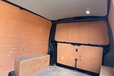 DA24BBX Volkswagen Transporter 2.0 TDI 110 Highline Van Thumbnail #20