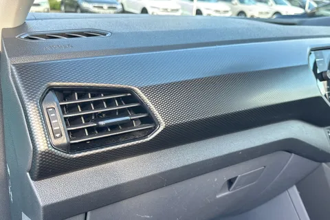 31 of 46 for VOLKSWAGEN T-CROSS 1.0 TSI 115 SE 5dr