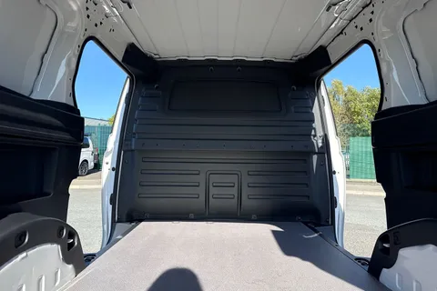 DE75ZRR Volkswagen Id. Buzz Cargo Cargo Commerce SWB 340 4 Motion PS 79 kWh - Delivery Mileage Thumbnail #32