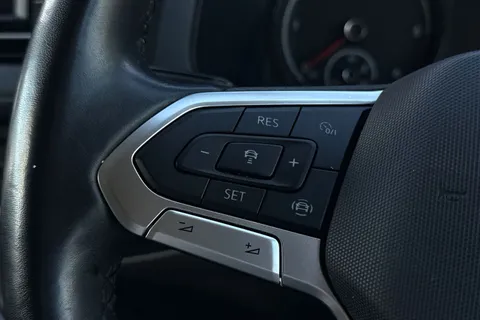 DA24BBX Volkswagen Transporter 2.0 TDI 110 Highline Van Thumbnail #37